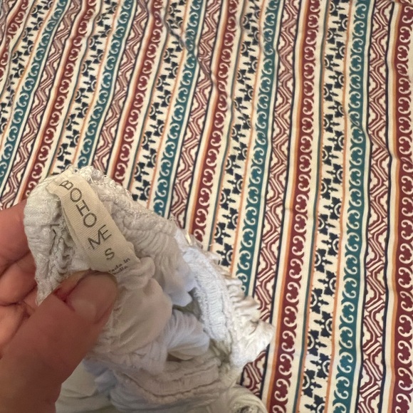 Elegant White Maxi Dress - Picture 3 of 3